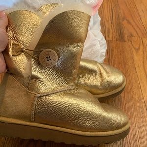 Gold short uggs